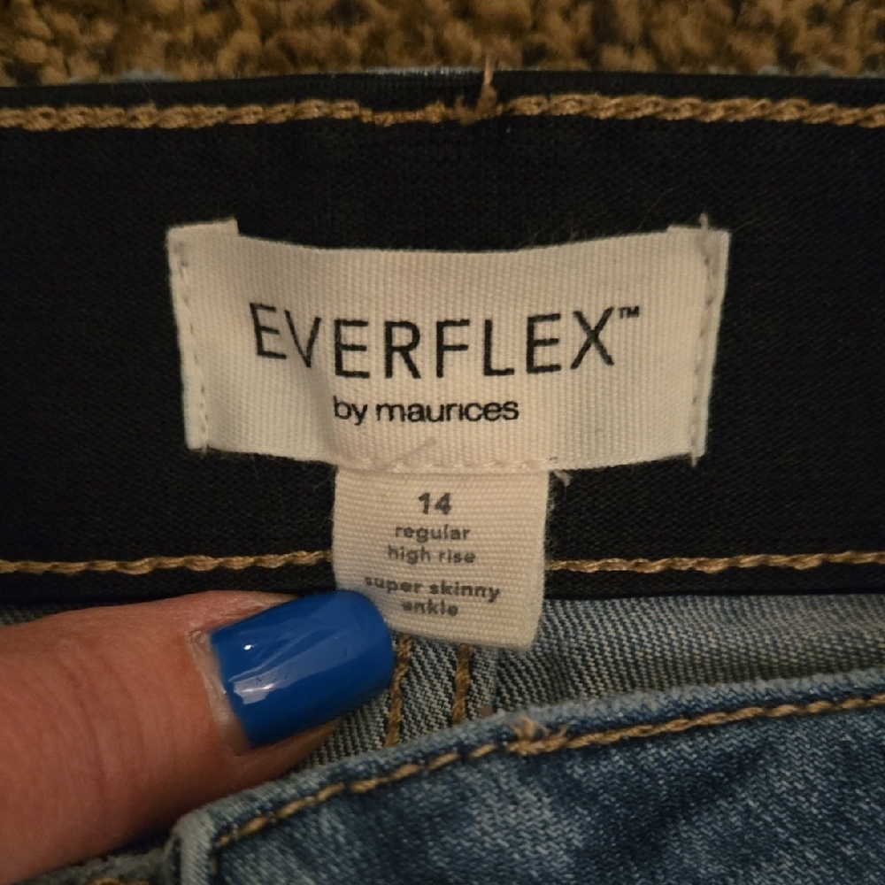 Like New Maurices Everflex Crop Denim - Picture 3 of 8